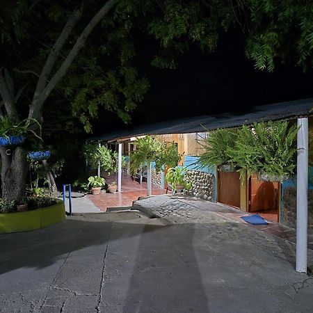 Hostal Sol De Verano Dona Lilia Villavieja Exterior photo